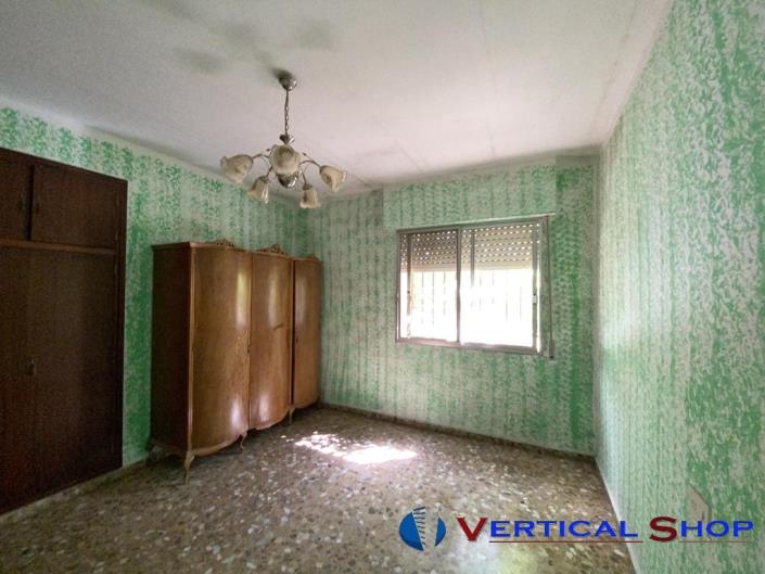 Image No.31-6 Bed Chalet for sale