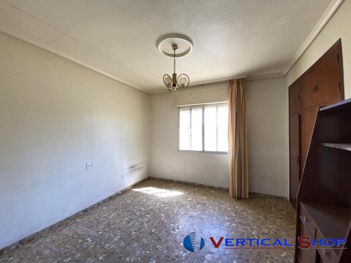 Image No.34-6 Bed Chalet for sale