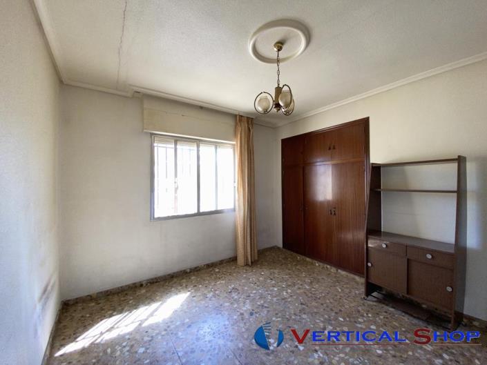 Image No.35-6 Bed Chalet for sale