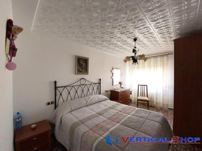 Image No.5-8 Bed Townhouse for sale