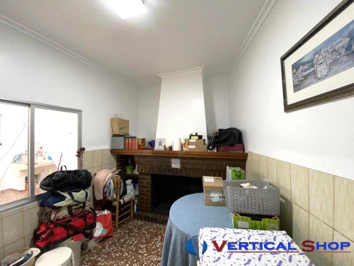 Image No.10-8 Bed Townhouse for sale