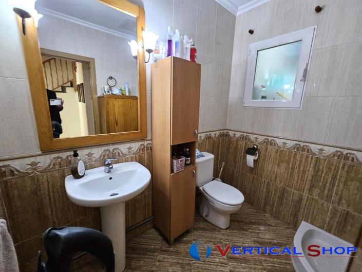 Image No.15-4 Bed Townhouse for sale