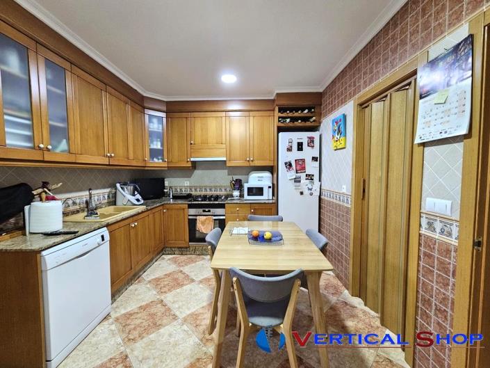 Image No.6-4 Bed Townhouse for sale