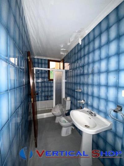 Image No.20-6 Bed Townhouse for sale