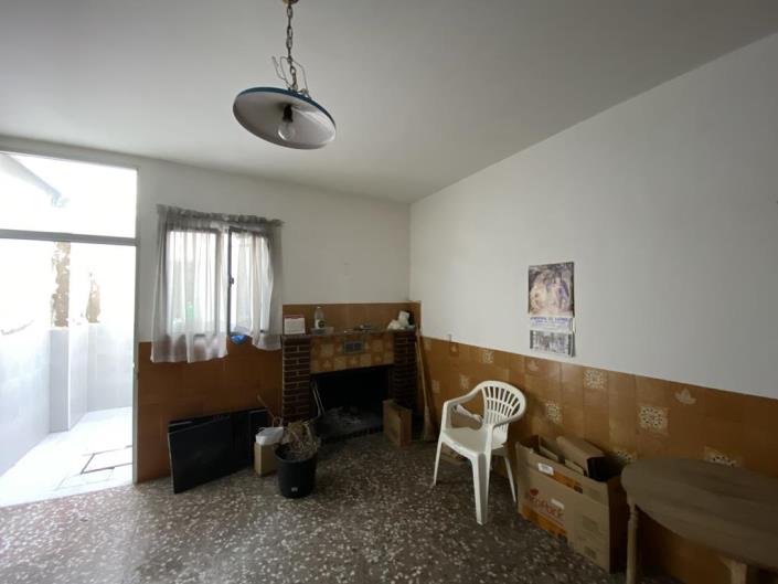 Image No.13-6 Bed Townhouse for sale