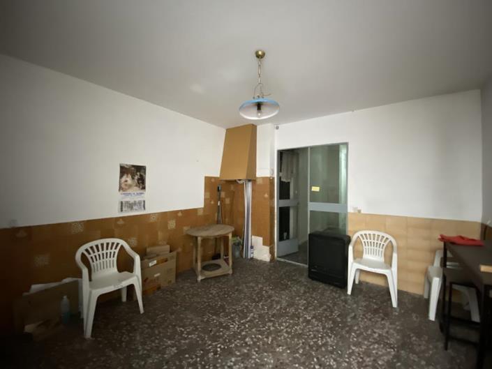 Image No.14-6 Bed Townhouse for sale