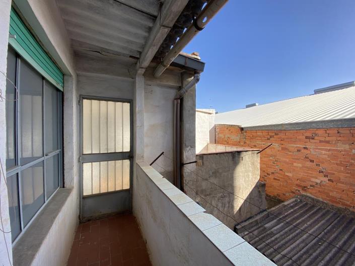 Image No.24-6 Bed Townhouse for sale