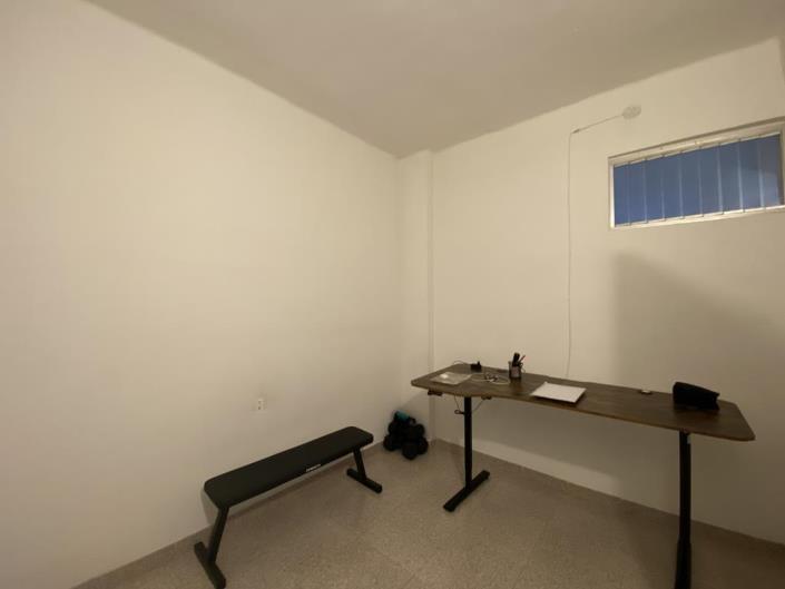 Image No.18-6 Bed Townhouse for sale