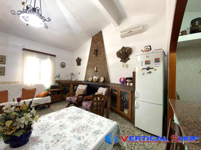 Image No.11-2 Bed Country Property for sale