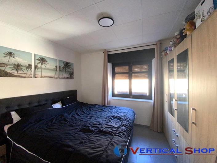 Image No.16-4 Bed Townhouse for sale