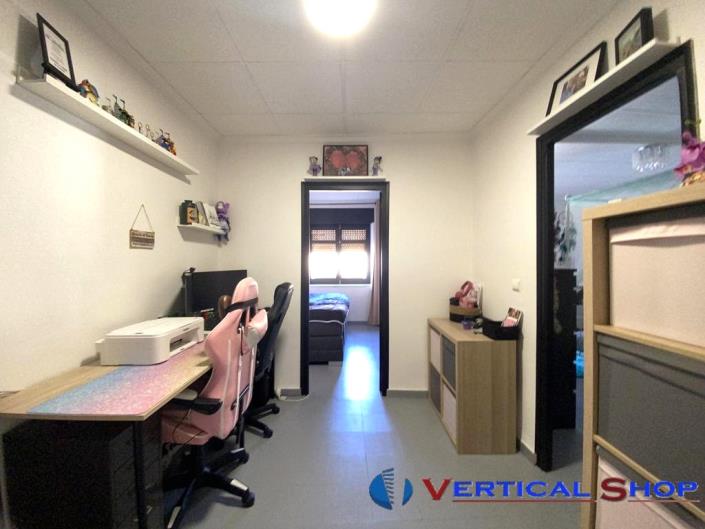 Image No.18-4 Bed Townhouse for sale