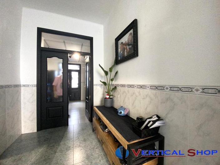 Image No.20-4 Bed Townhouse for sale