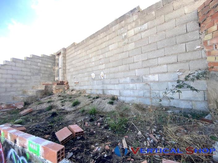 Image No.30-4 Bed Townhouse for sale