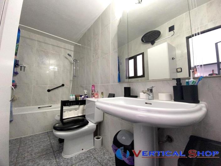 Image No.32-4 Bed Townhouse for sale