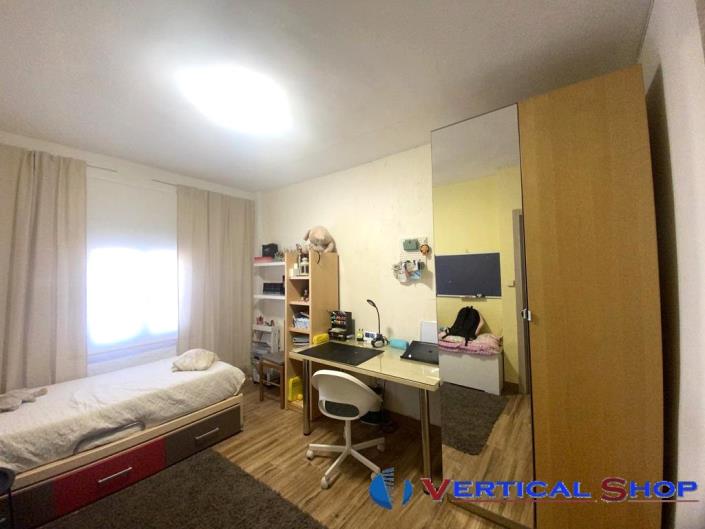 Image No.17-4 Bed Country House for sale