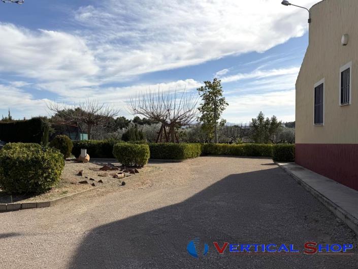 Image No.38-3 Bed Country Property for sale