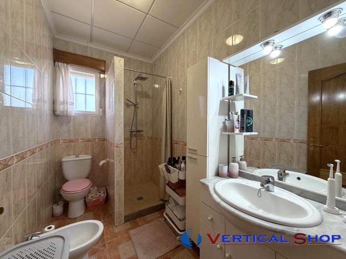 Image No.27-3 Bed Country Property for sale