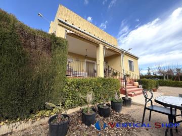 1 - Caudete, Country Property