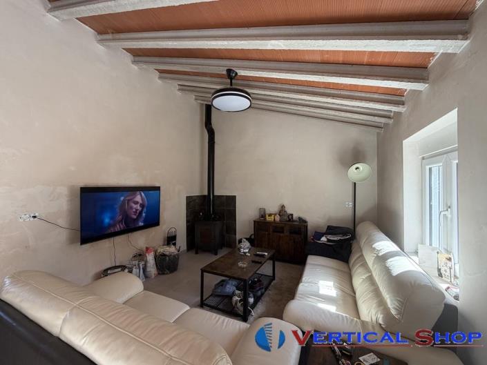 Image No.7-2 Bed Country Property for sale