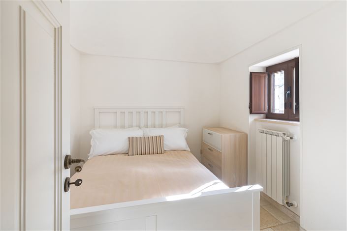 Image No.10-Maison de campagne de 4 chambres à vendre à Monopoli