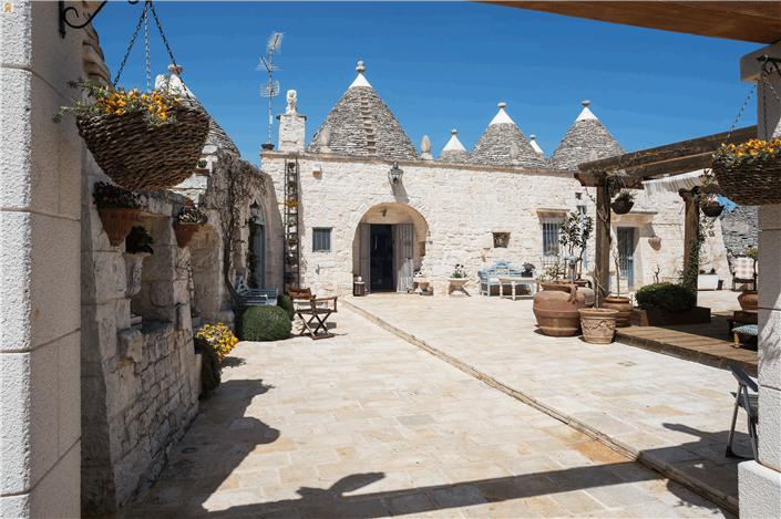 Image No.1-5 Bed Country House for sale