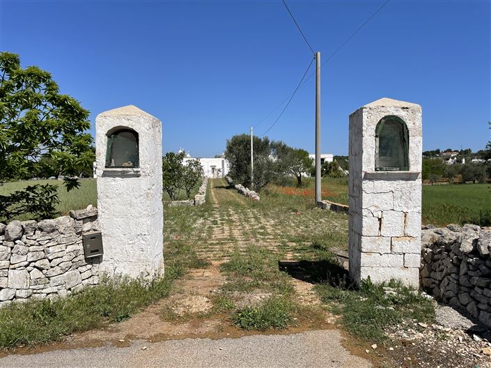 Image No.18-4 Bed Farmhouse for sale