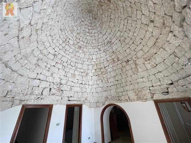 Image No.14-4 Bed Farmhouse for sale