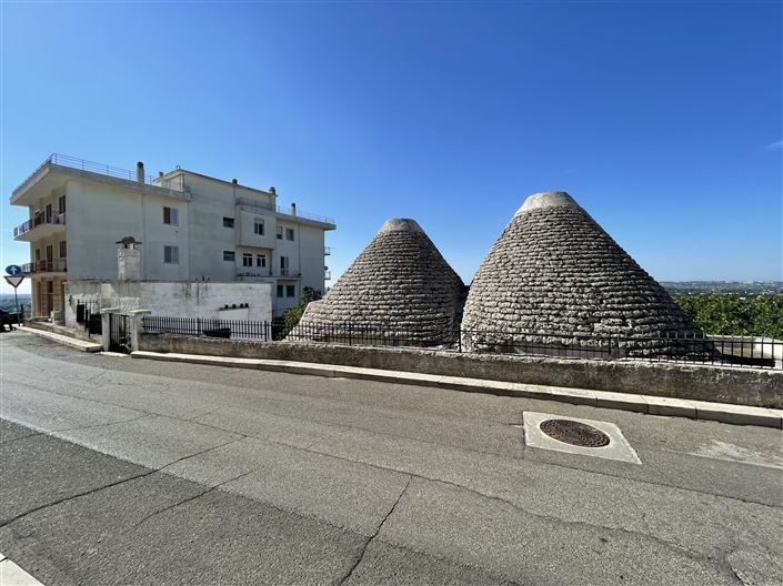 Image No.21-2 Bed Townhouse for sale