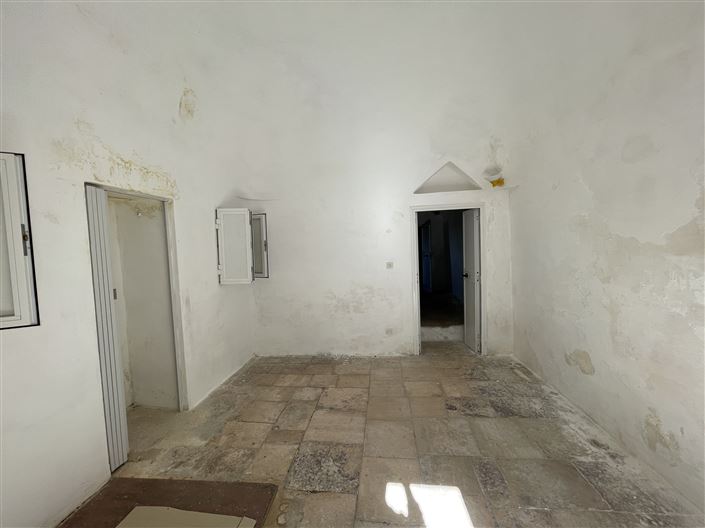 Image No.31-2 Bed Townhouse for sale