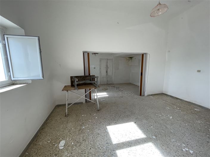 Image No.22-3 Bed Country House for sale