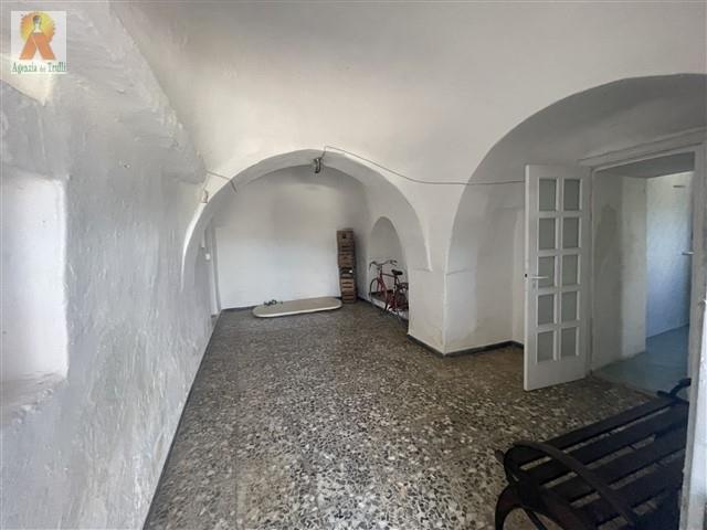 Image No.21-2 Bed Country House for sale