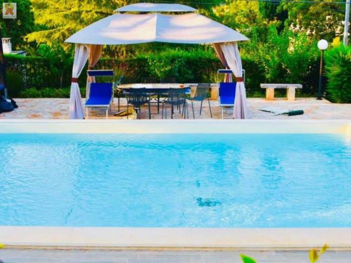 Image No.5-Villa / Détaché de 4 chambres à vendre à Fasano