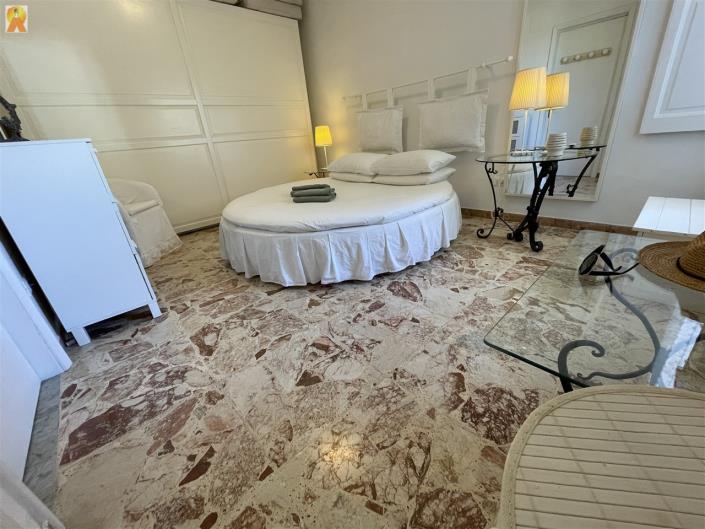 Image No.33-2 Bed Villa / Detached for sale