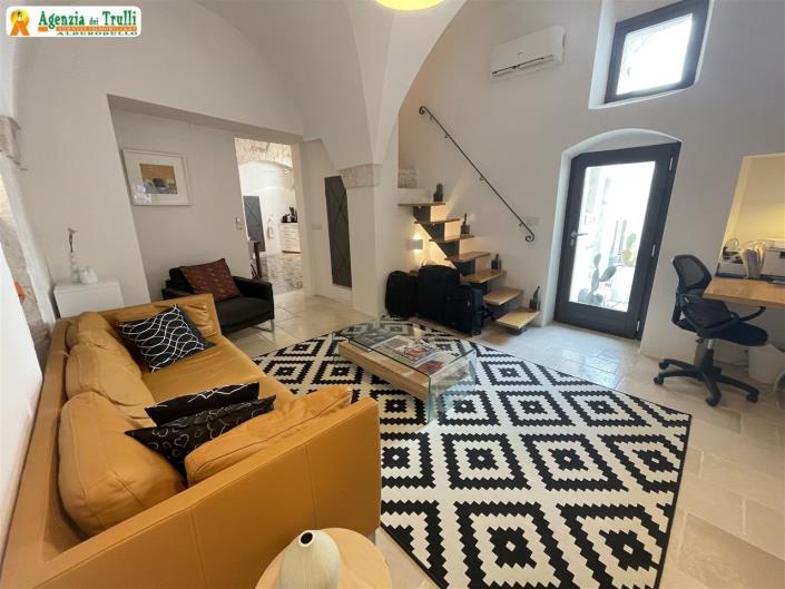 Image No.15-2 Bed Townhouse for sale