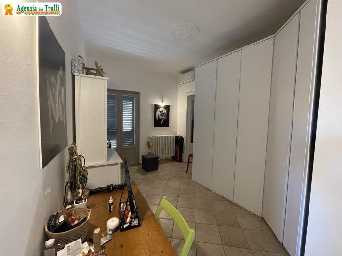 Image No.23-2 Bed Apartment for sale