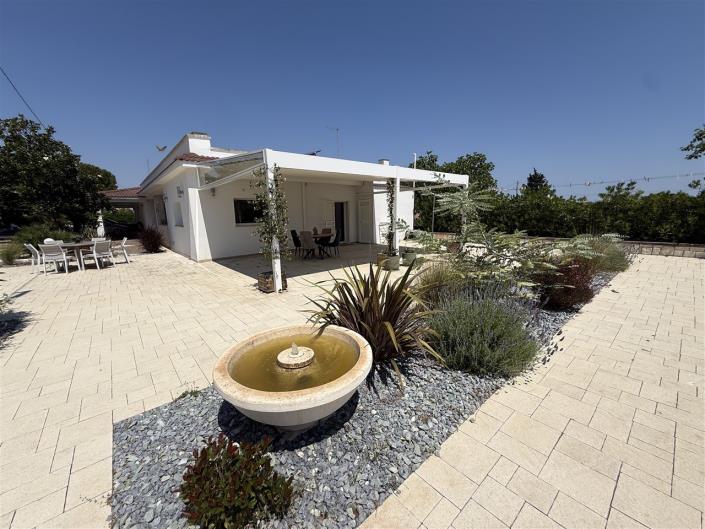 Image No.2-Maison / Villa de 2 chambres à vendre à Martina Franca