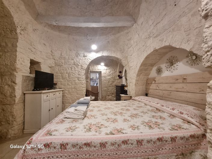 Image No.8-2 Bed Villa for sale