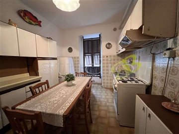 1 - Apricale, Property