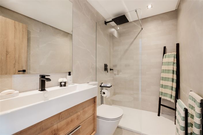 Image No.13-3 Bed Townhouse for sale