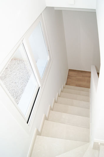 Image No.17-2 Bed Property for sale