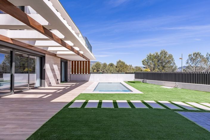 Image No.10-3 Bed Villa for sale