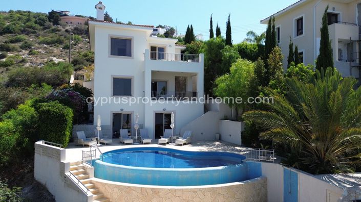 Image No.1-5 Bed Villa for sale