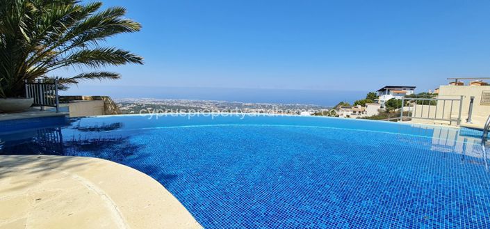 Image No.2-5 Bed Villa for sale