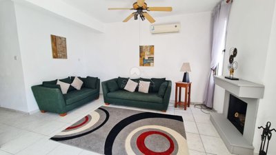 Detached Villa For Sale  in  Agia Marinouda