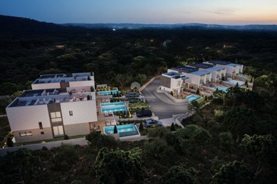 Semi Detached Villa For Sale  in  Chlorakas
