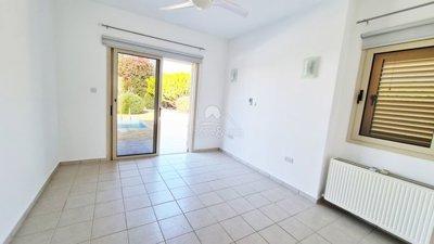 Detached Villa For Sale  in  Peyia - St. George