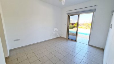 Detached Villa For Sale  in  Peyia - St. George