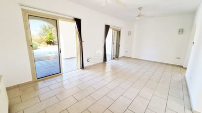 Detached Villa For Sale  in  Peyia - St. George