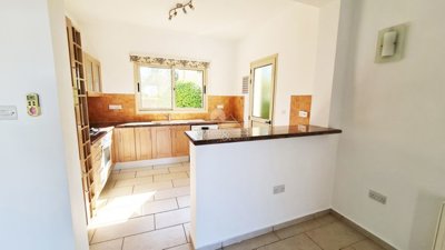 Detached Villa For Sale  in  Peyia - St. George