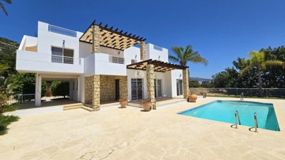 Detached Villa For Sale  in  Peyia